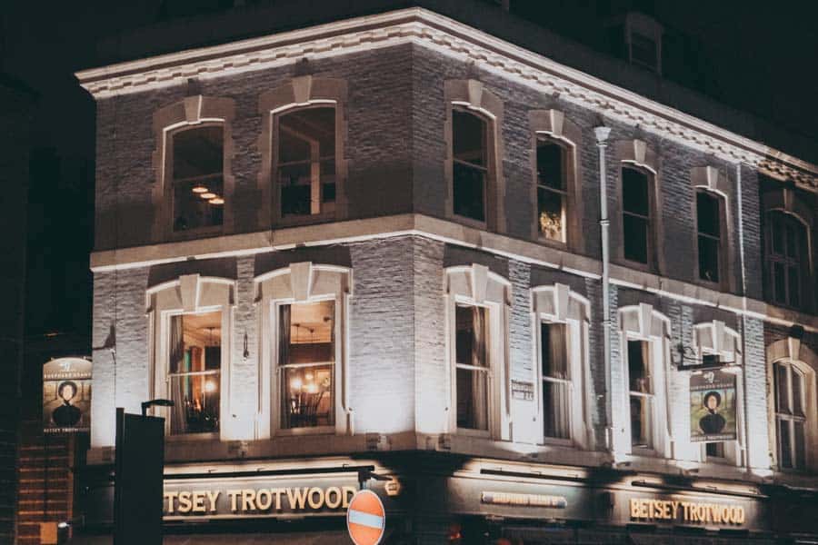 9 Best Pubs in Farringdon & Clerkenwell for Cosy Chats and Proper Pints ...