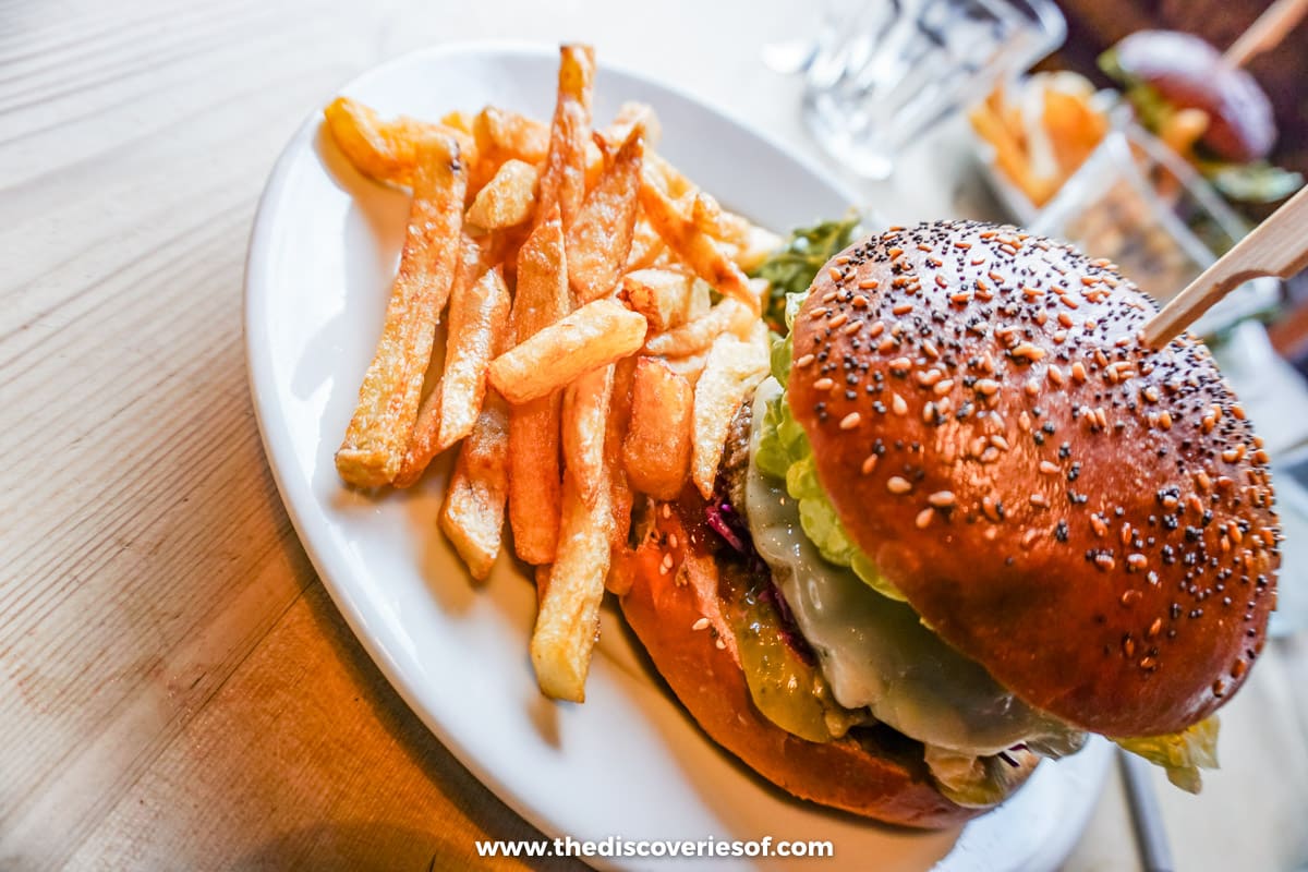 Burger at the refectory kitchen 