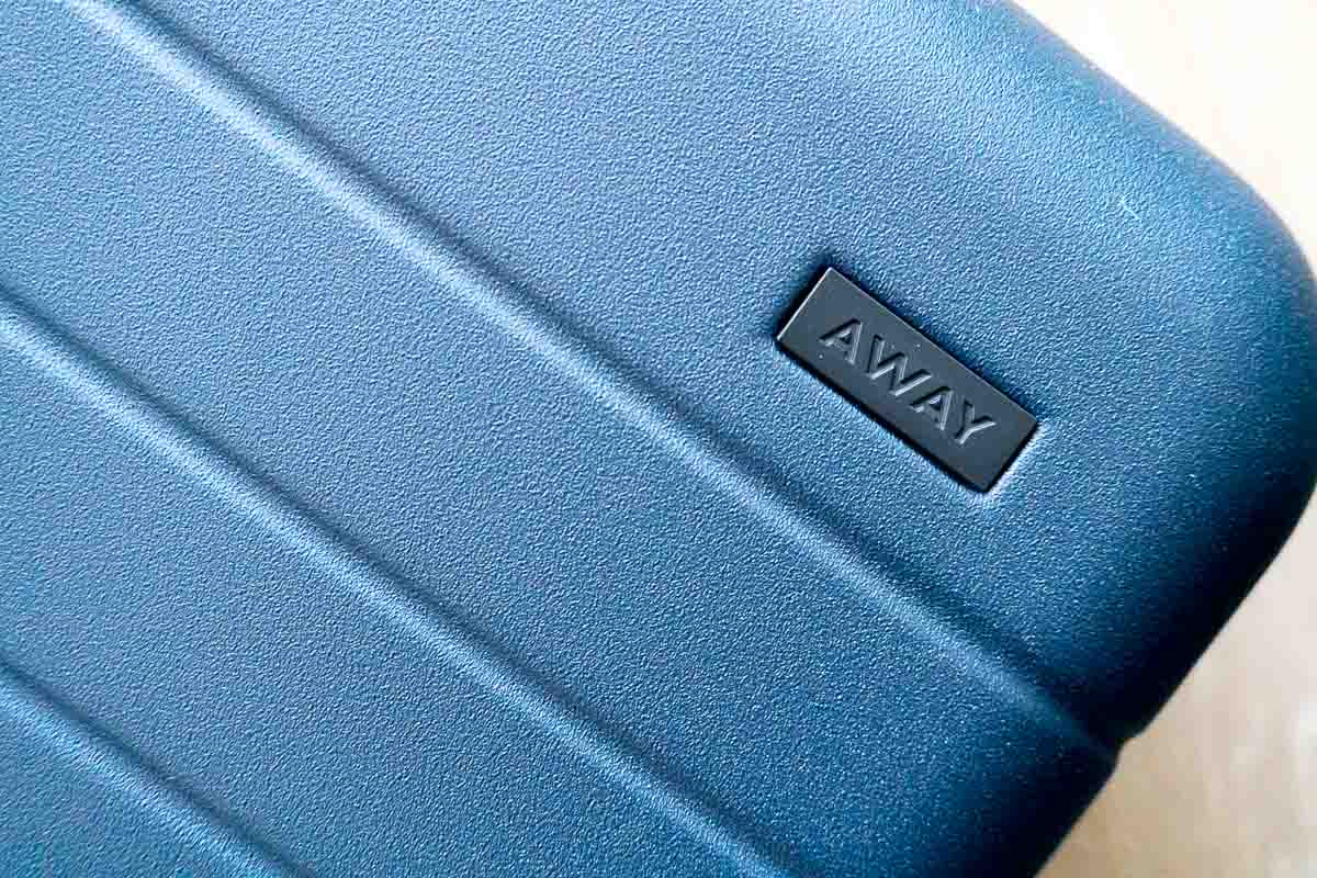 Away Solid Leather Weekender Bag - Pink Luggage and Travel, Handbags -  WAWAA20371 | The RealReal